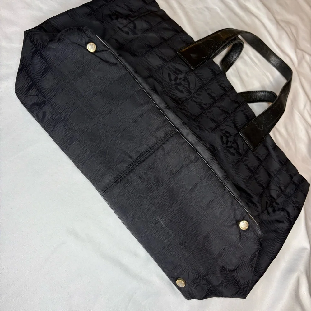 $5 Start (Live Show Only) CHANEL Travel Line Black Tote - Fixer-Upper (as is) - Picture 5 of 15